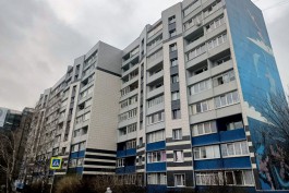 На набережной Баграмяна в Калининграде завершают капремонт десятиэтажки с муралом (фото)