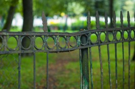 УМВД: Двое жителей Зеленоградского округа украли металлический забор с территории банка
