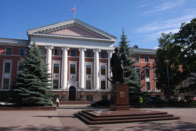 В Калининграде отремонтируют памятник Петру I и знак профессорам «Альбертины»