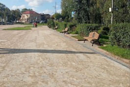 В Черняховске завершают благоустройство площади в районе вокзала (фото)