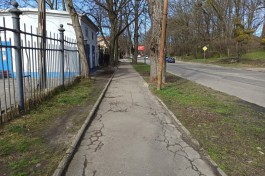 Мэрия Калининграда объявила торги на ремонт тротуара на Литовском валу