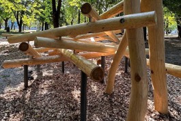 На острове Канта в Калининграде появилась концептуальная детская площадка