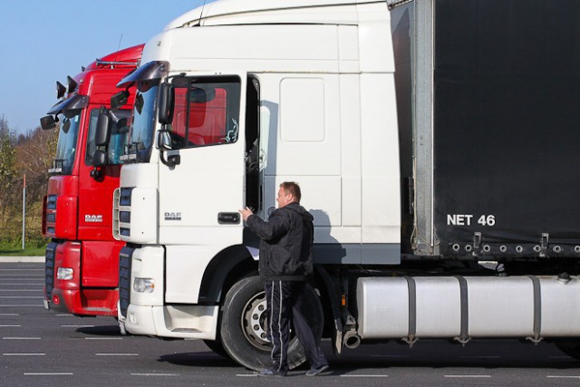 На границе области скопилось 250 грузовиков из-за сбоя в работе литовских информационных систем