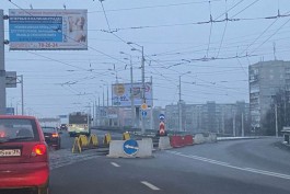 В Калининграде начали убирать брусчатку с трамвайных путей на въезде на Вторую эстакаду 
