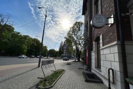 На аварийно опасном перекрёстке в Калининграде изменили схему работы светофора