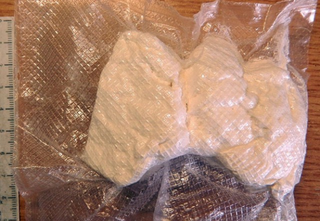 В Калининграде полицейские нашли в тайниках двоих дилеров 114 граммов амфетамина