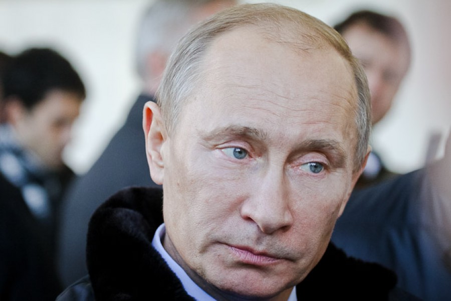 Путин: Если откладывать всю зарплату, то на квартиру можно накопить за 4,5 года