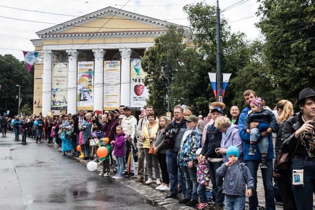 «Мрачные ассоциации»: зачем в Калининграде сжигали книги на День города 