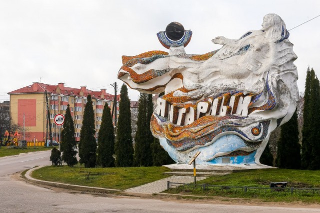 Бюст Ленина с центральной площади Янтарного установят на огороде в Синявино