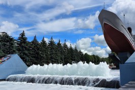 В Калининграде запустили фонтан на мемориале морякам-балтийцам (фото)