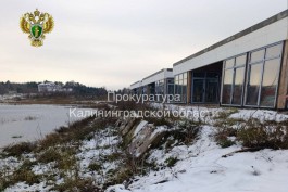Прокуратура требует вернуть 20 млн рублей гранта на обустройство глэмпинга в Зеленоградском округе
