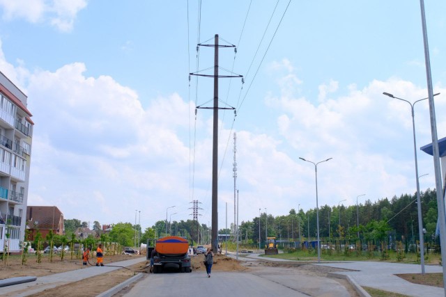 Строительству новой дороги на улице Тихоокеанской в Калининграде мешает опора ЛЭП