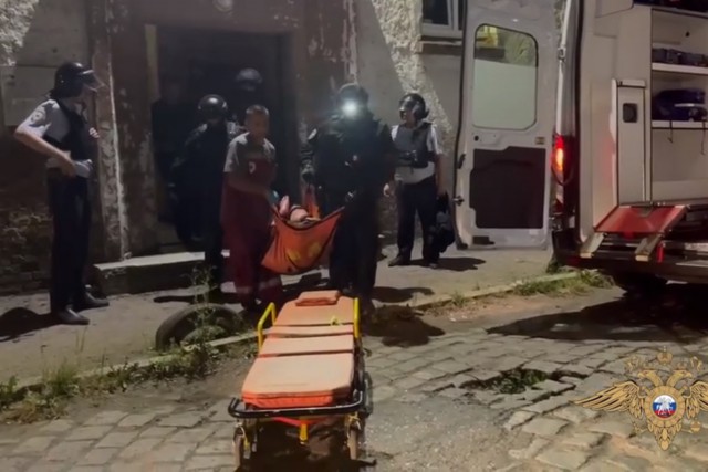 «Взяли штурмом»: в Гусеве пьяный мужчина устроил перестрелку с полицией