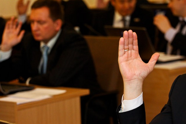 Депутаты Калининграда попросили губернатора не менять систему городской власти