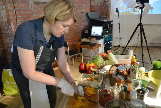 «Еда за общение»: новый кулинарный проект в Закхаймских воротах (фото)