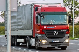 В Польше хотят запретить грузовикам обгонять друг друга на трассах