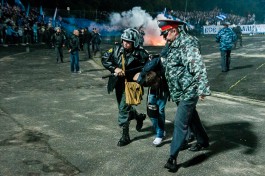 На матче «Балтика» — «Зенит» фанаты выломали 150 кресел