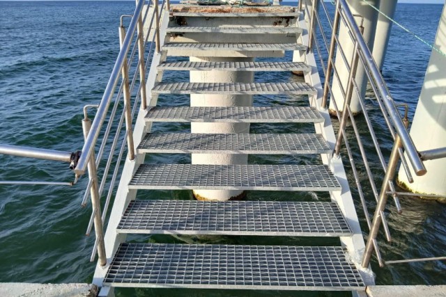 В Зеленоградске отремонтировали и подсветили пирс