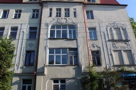 На главном фасаде дома на Комсомольской в Калининграде восстановят исторический декор (фото)