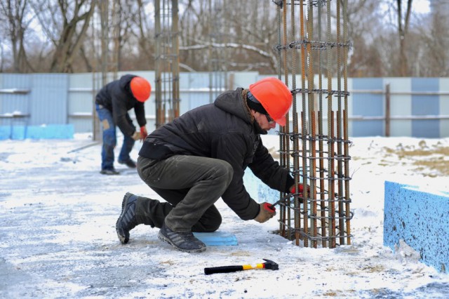 Плитман: Калининградские рабочие уезжают в другие регионы из-за снижения темпов строительства