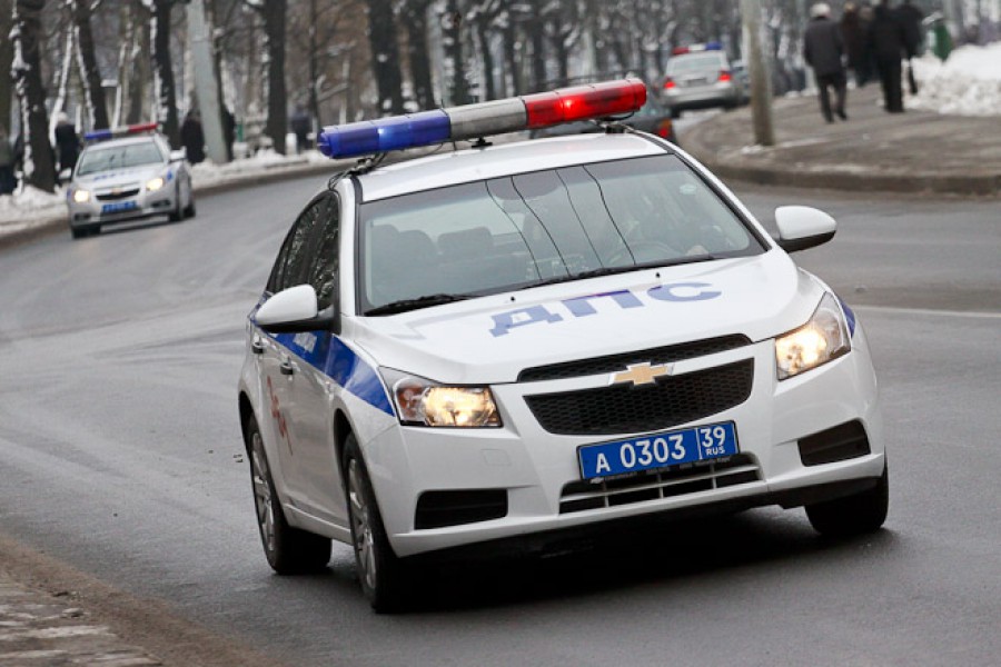 ГИБДД разыскивает свидетелей ДТП на улице Озерова в Калининграде