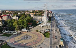 Правительство: Жители Зеленоградска сами будут решать судьбу колеса обозрения на променаде