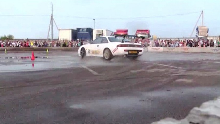 «Правильная машина должна ехать боком»: видеорепортаж Калининград.Ru c Drift Show 2012 (видео)