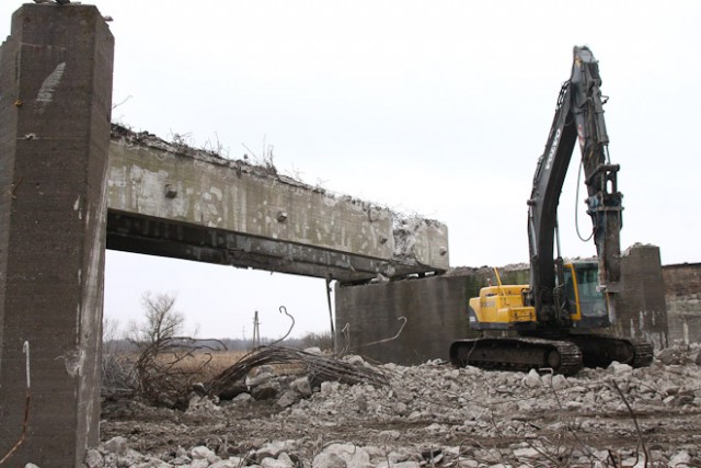 «Конец эпохи»: как сносят Берлинский мост в Калининграде (фото, видео)