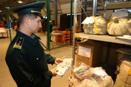 Калининградские таможенники задержали партию контрафактных колготок из Китая