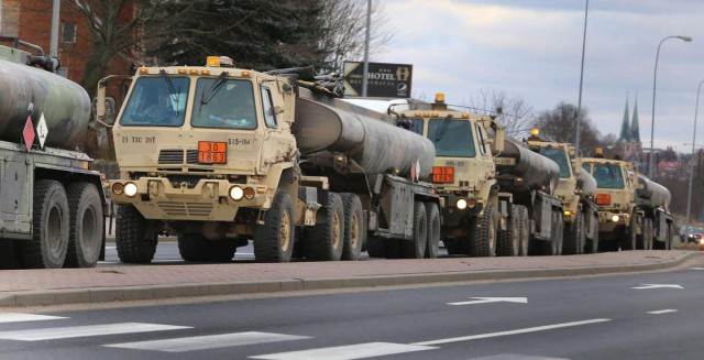 В Ольштыне полиция остановила конвой американских военных (фото)