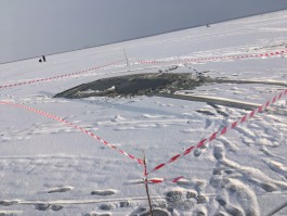 В районе Прибрежного под лёд провалилась машина