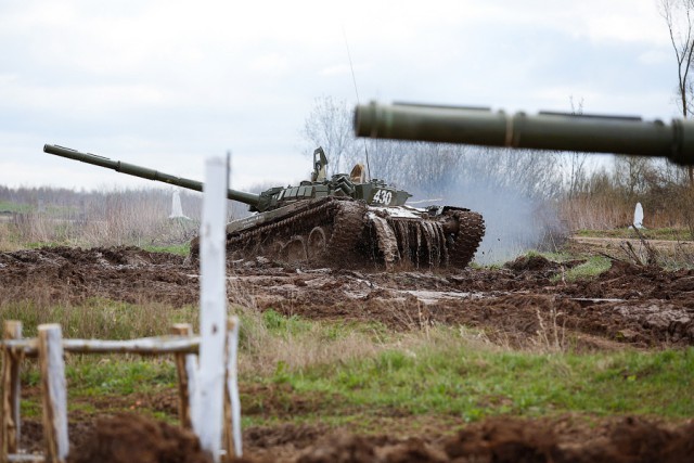 Балтфлот получил на вооружение 30 танков Т-72Б