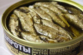 СК: В Калининграде директор фирмы по выпуску рыбных консервов задолжал работникам 130 тысяч рублей