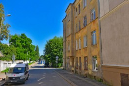 В Калининграде изымают для расселения жильё в аварийном доме рядом с областной больницей