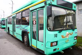 Пенсионерка получила травмы при падении в троллейбусе в Калининграде