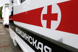 В Калининграде мотоциклист въехал в столб и бетонное ограждение: водитель получил травмы