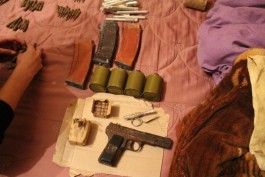 Жительница Чкаловска сообщила полиции о складе оружия в комнате бывшего мужа (фото)