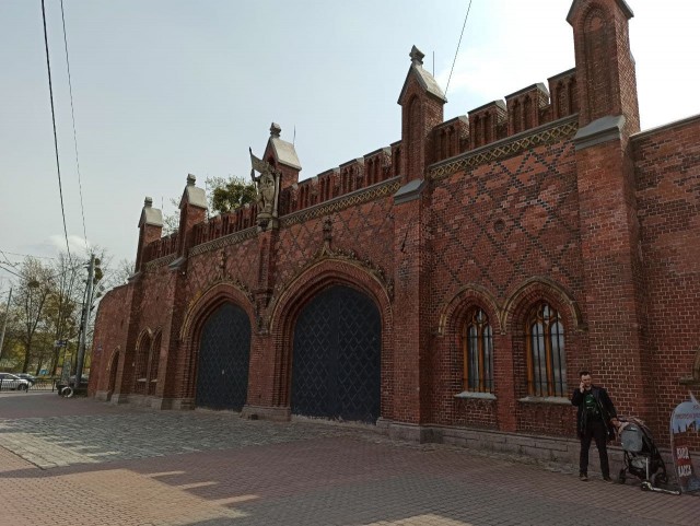 «Сделаем самые красивые ворота Калининграда»: музей попросил у мэрии 4 млн рублей на дубовые двери