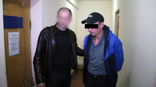 УМВД: Калининградец порезал женщине пальцы, чтобы отобрать у неё телефон и деньги