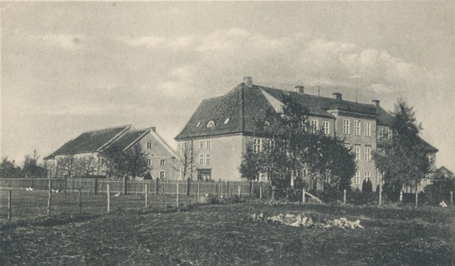 В Нестеровском районе выставили на торги немецкое здание 1903 года постройки