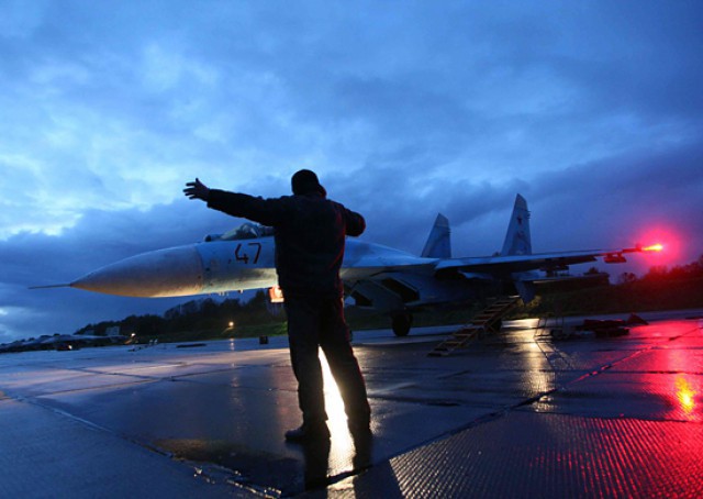 Лётчики Балтфлота отработали навыки воздушного боя на истребителях Су-27