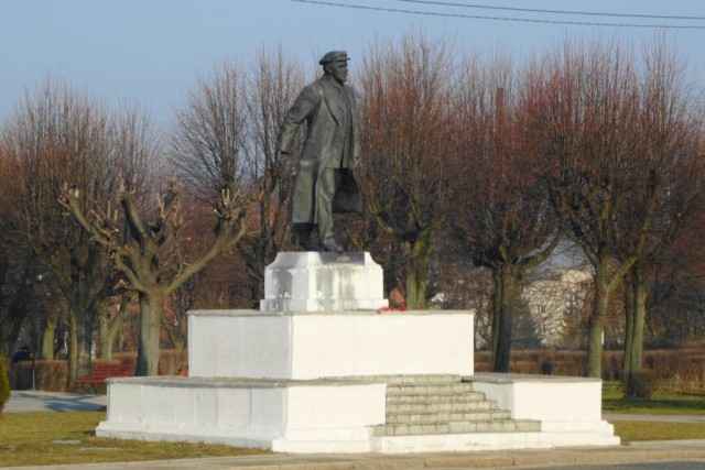 В Черняховске планируют перенести памятник Ленину