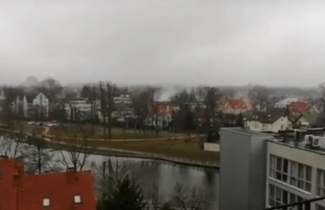 Очевидцы сообщают о пожаре в районе Верхнего озера в Калининграде (видео)