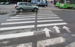 В Калининграде появились пешеходные переходы со стрелками (фото)