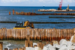 «Флот наготове»: как будут строить волноломы для намыва пляжа в Светлогорске (фото)