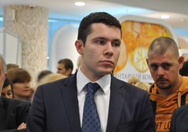 Алиханов пообещал встряски и кризисы сотрудникам областного правительства