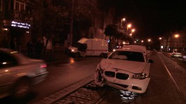 В аварии с участием БМВ на Ленинском проспекте пострадала пассажирка скорой помощи