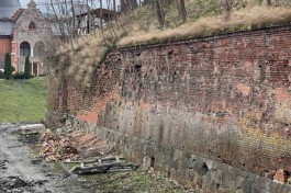 «Провальный проект»: для ремонта подпорной стены Литовского вала в Калининграде выберут нового подрядчика