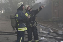 Пожарные полностью потушили возгорание в здании рядом с бывшим СПИ-РВВК в Калининграде