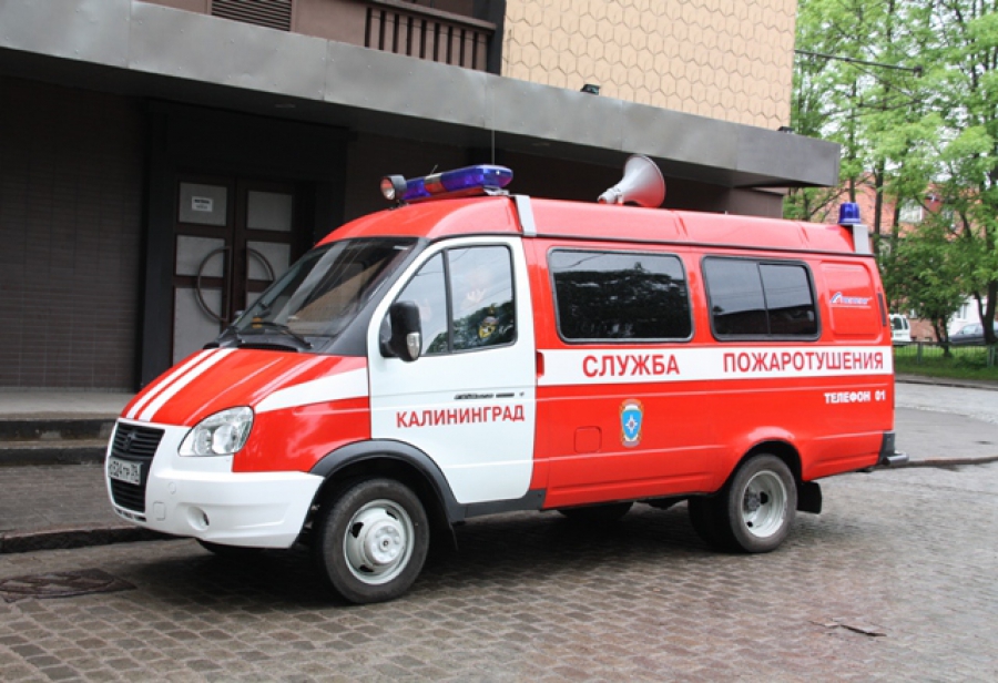 Из горящей пятиэтажки в Черняховске эвакуировали 12 человек